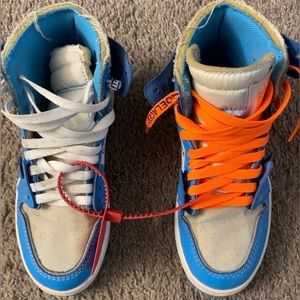 OFF WHITE JORDAN 1 UNC